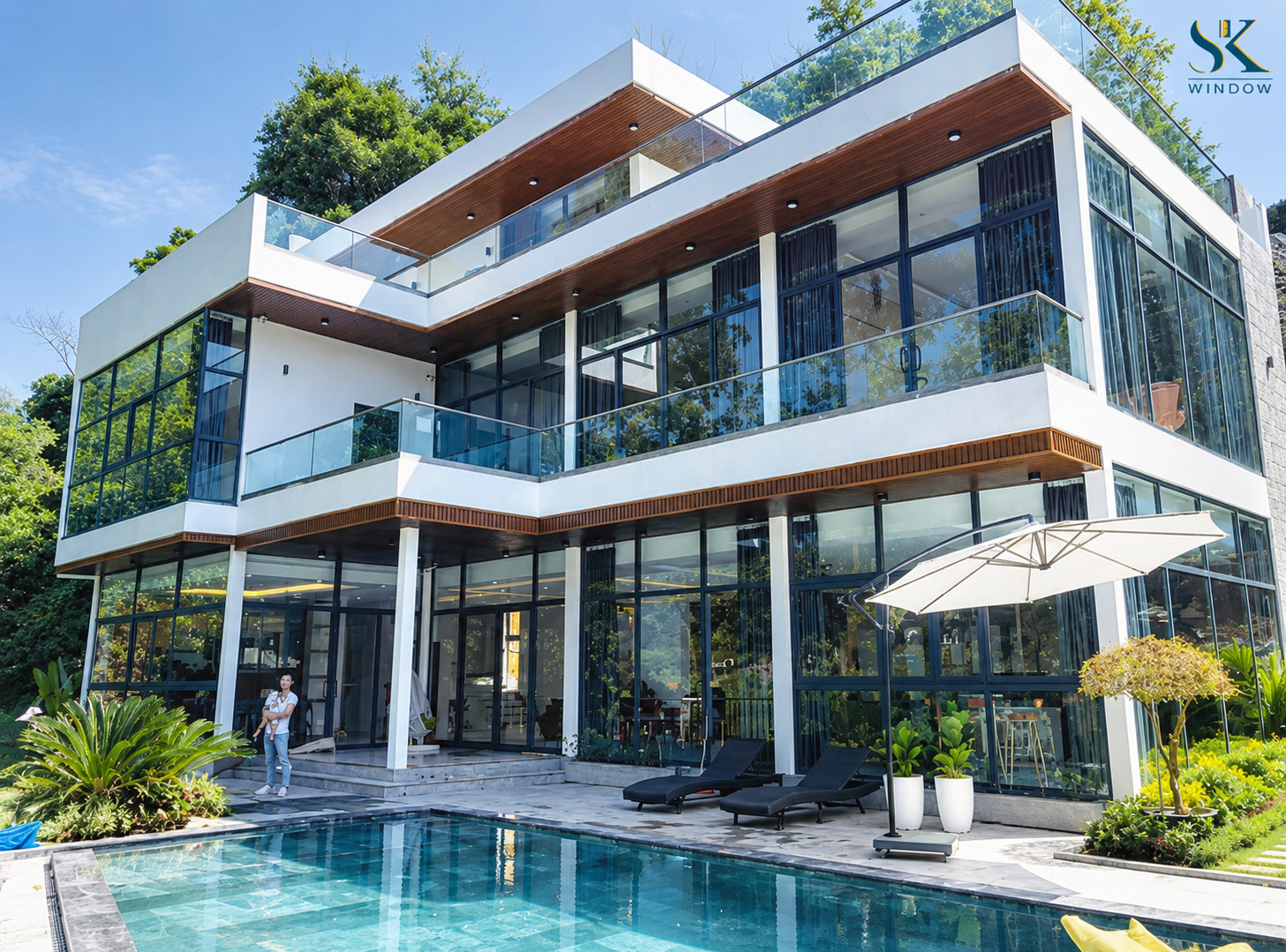 Cửa kính mở quay phụ kiện inox mạ vàng